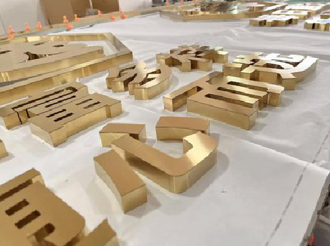 南京拉丝不锈钢字的特点。